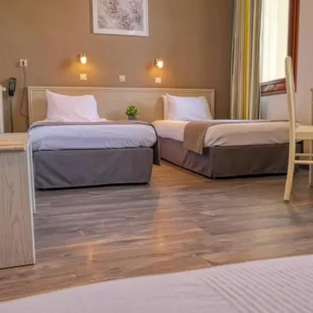 Cit'hotel Le Louvre Orange 3*