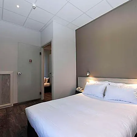 Brit Le Louvre Hotel
