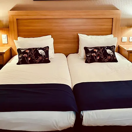 Cit'hotel Le Louvre מלון 3*